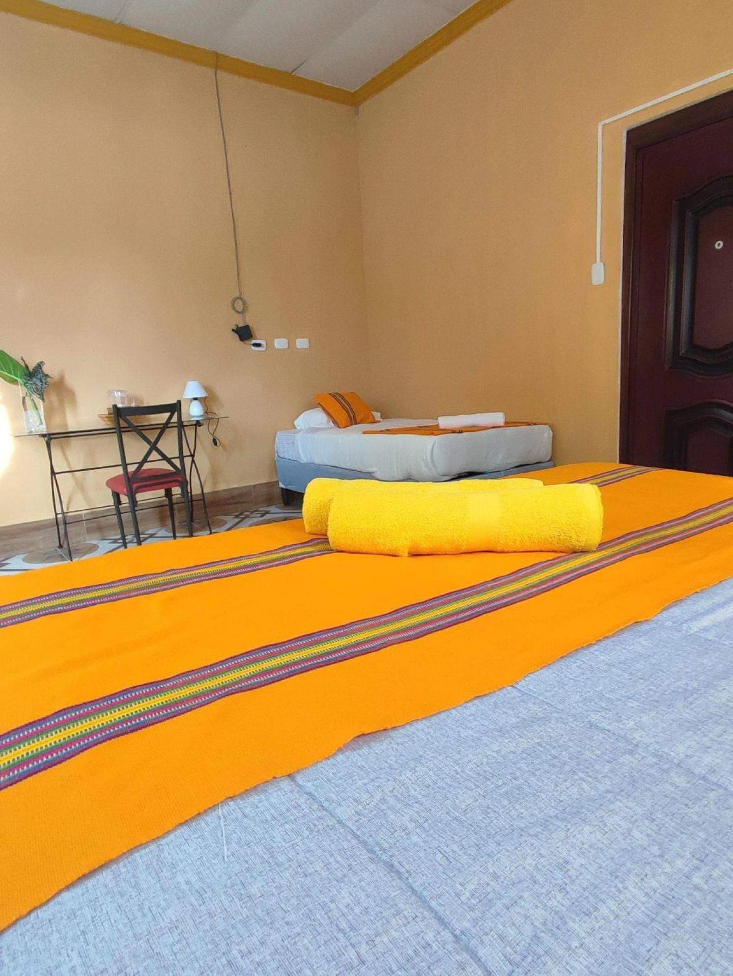 La Casa Colorada Hostel San Benito Luaran gambar